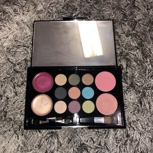 Makeover Essentials Pallet